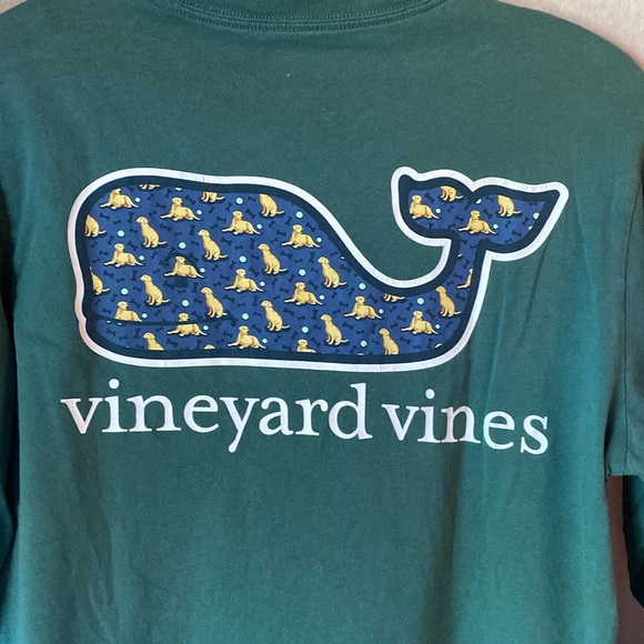 5/$25 Vineyard Vines long sleeve Tshirt, Golden Retriever print on whale - Picture 6 of 10